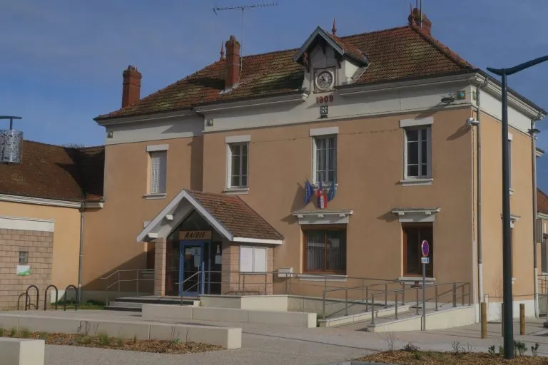 Les Avenières  (38630)